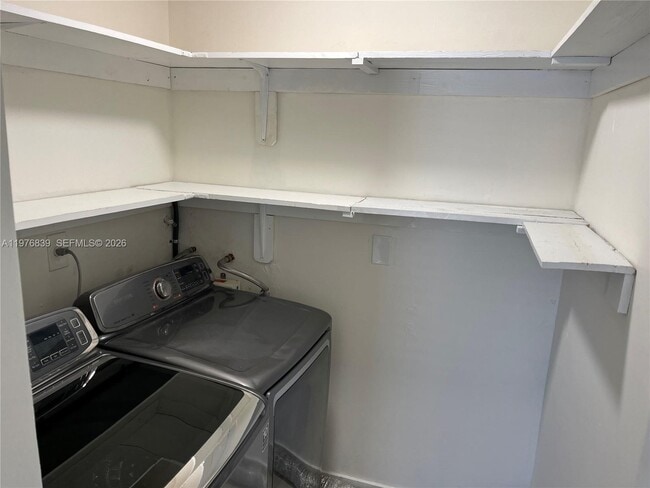 Building Photo - 3674 SW 25th Ter