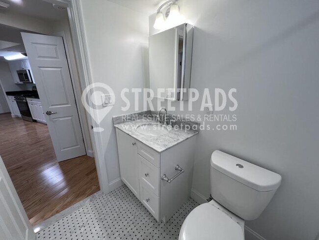 Building Photo - 2 bedroom in Cambridge MA 02138