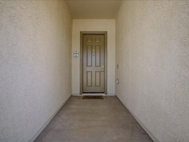 Building Photo - Corona de Tucson 4 Bedroom 2 Bathroom