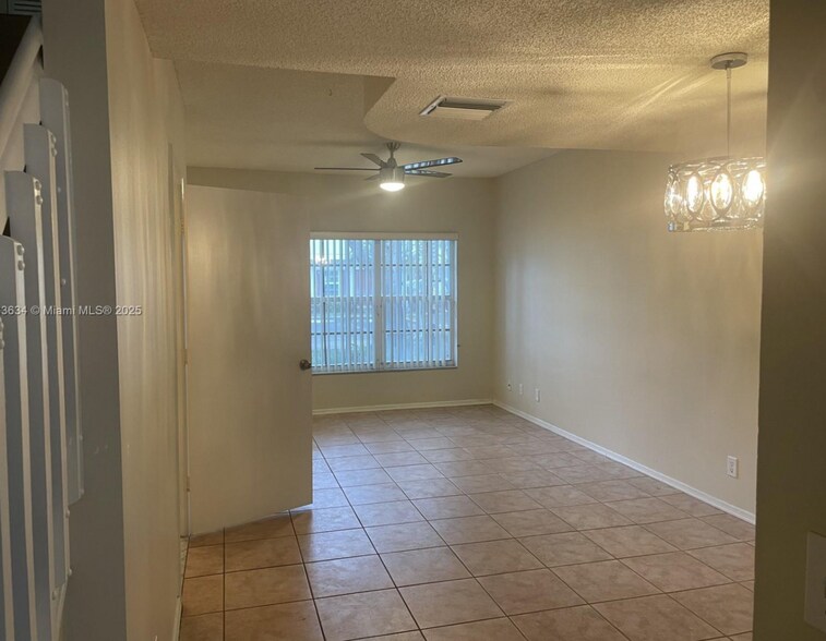 Building Photo - 145 SW 96th Ter