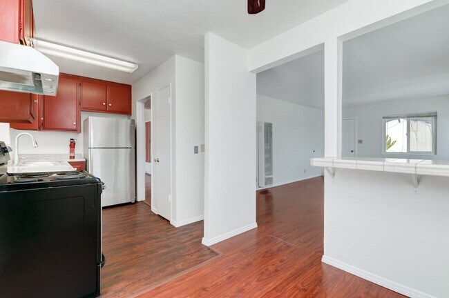 Building Photo - 617-617 Truly Terrace