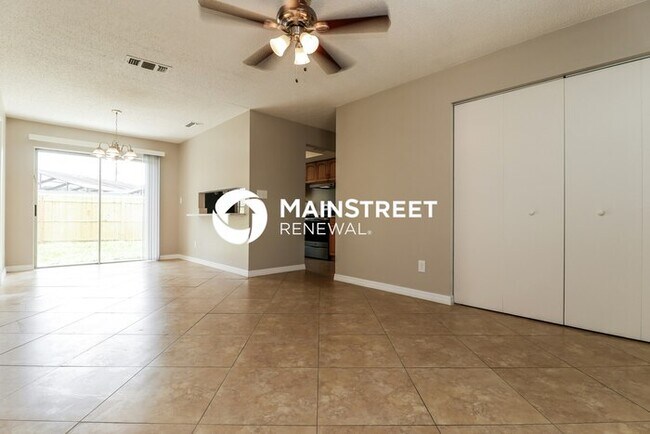 Building Photo - 4 Bedroom Pet-Friendly Home in Seminole, FL with Main Street Renewal