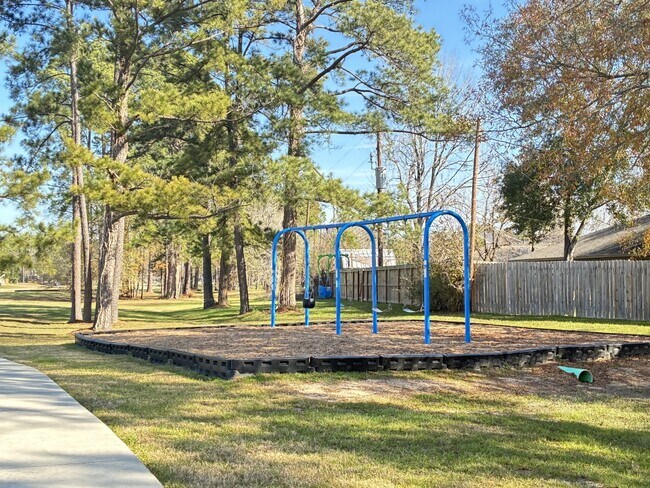 Building Photo - 2427 Halstead Dr