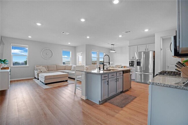 Building Photo - 513 Otto Ave