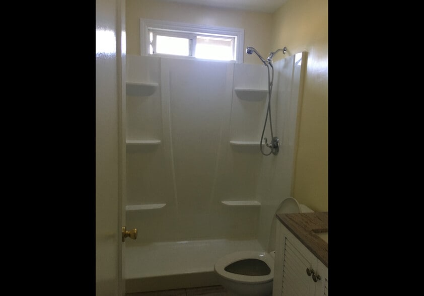 Building Photo - 916 Bautista Dr