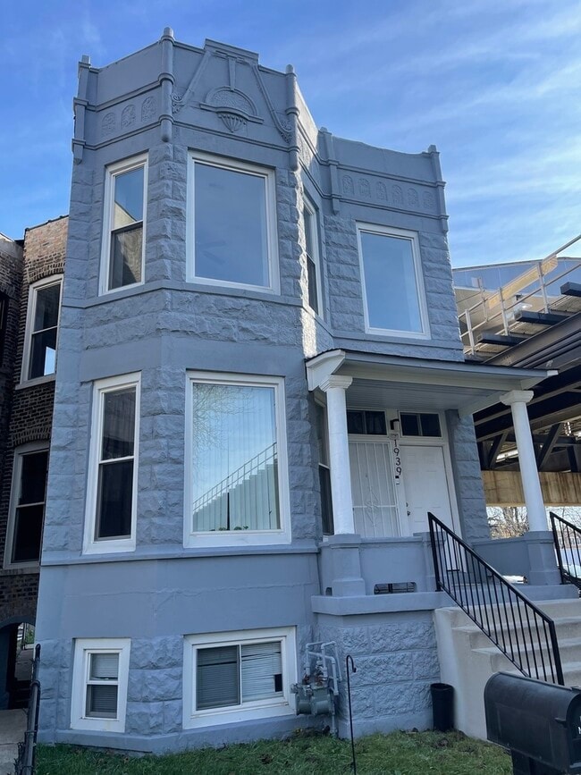 Building Photo - 1939 S Sawyer Ave