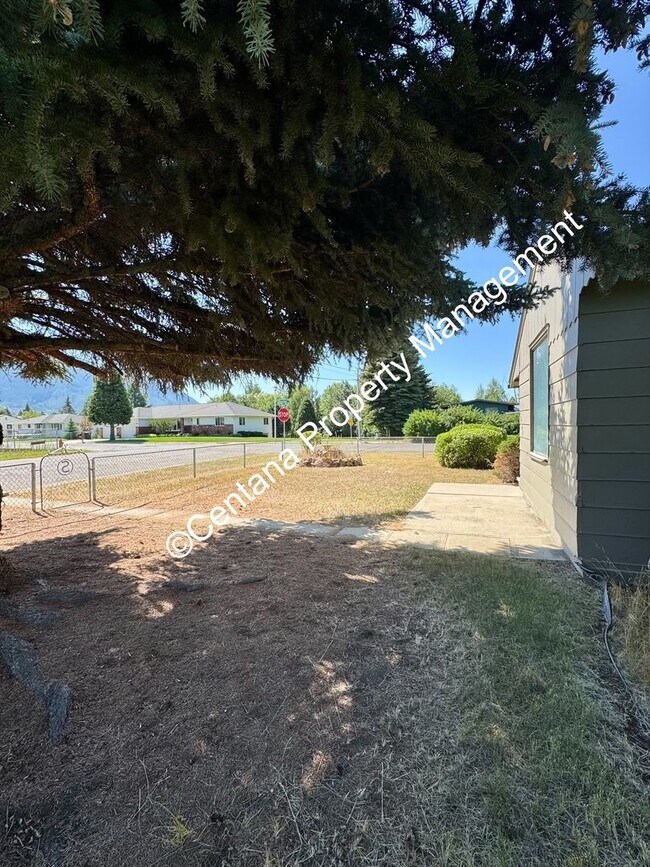 Building Photo - 1 Bed 1 Bath Located in the Flats