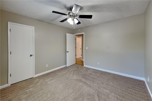 Building Photo - 3702 Pine Brook Dr