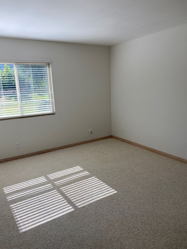 Building Photo - Beautiful 4 bedroom on a great cul-de-sac in Agoura!