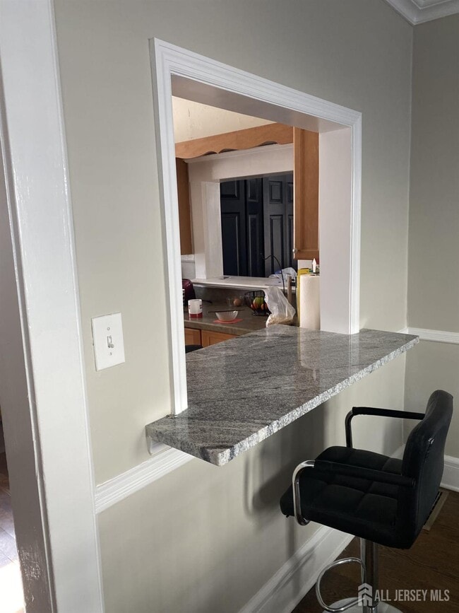 Building Photo - 645 Kimball Ave