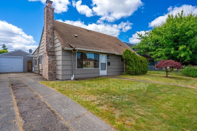 Building Photo - 834 S 72nd St