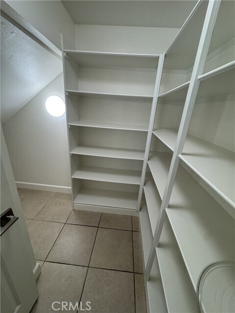 Building Photo - 66 Diamond Flats