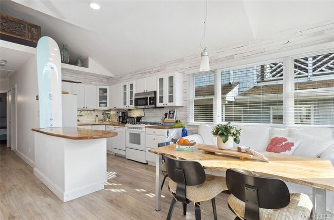 Building Photo - 26 Illinois Ave