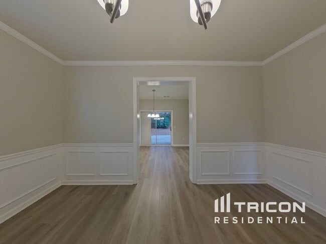 Building Photo - 5371 Lakerock Dr SW