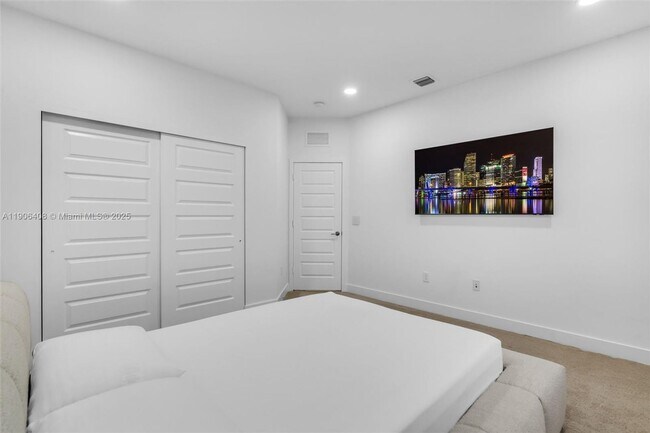 Building Photo - 15540 NW 88th Ave