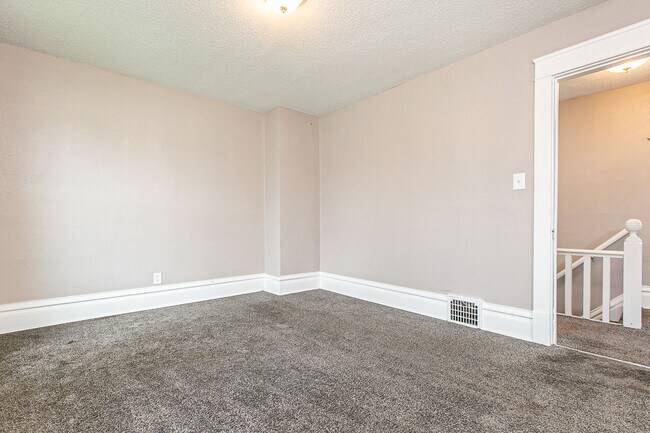 Building Photo - 400 Kaufmann Ave