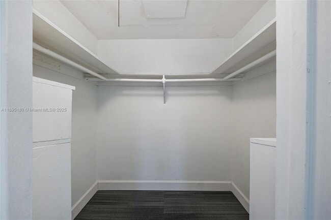 Building Photo - 9400 E Bay Harbor Dr