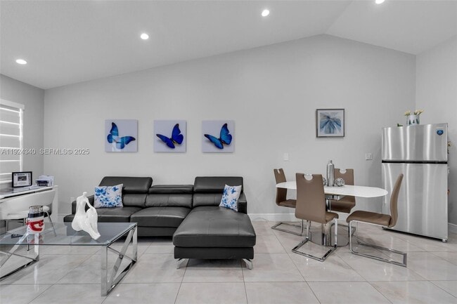 Building Photo - 2140 W 53rd St