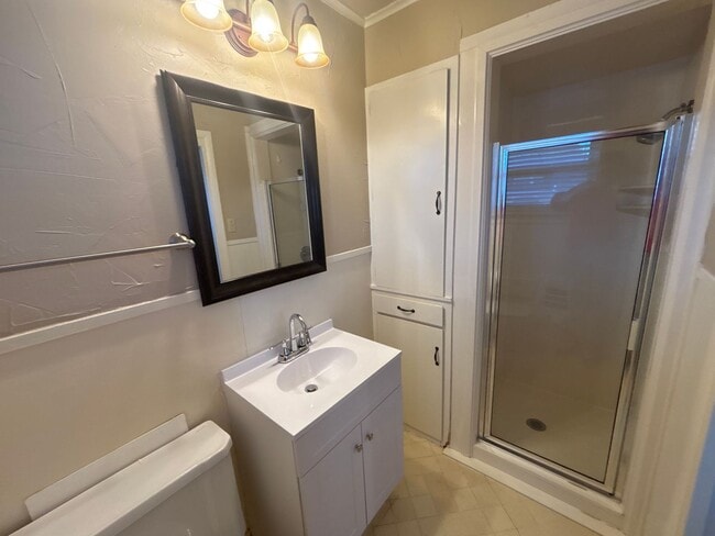 Building Photo - 204 Ridgecrest Dr