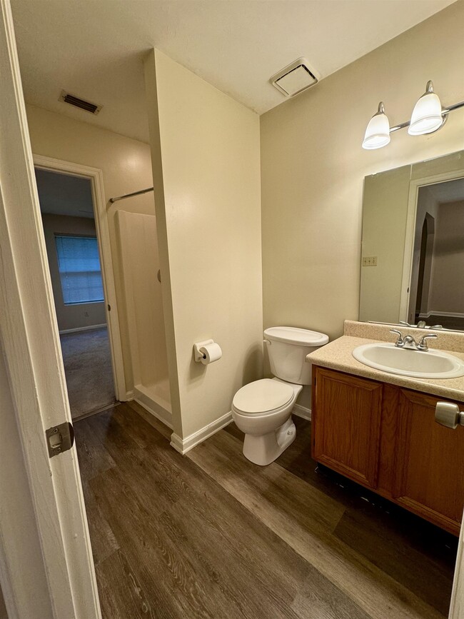 Building Photo - 2910 Richview Park Cir N