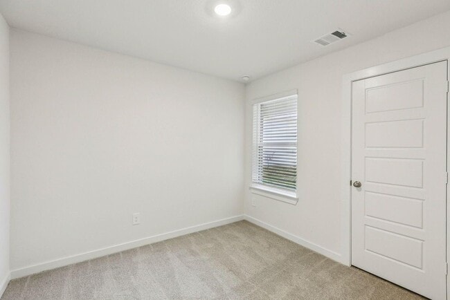 Building Photo - 1940 Velvet Oak Ln