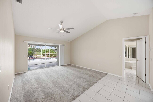 Building Photo - "Spacious 3-Bedroom Retreat with 2 Full Baths in Rotonda West Pinehurst!"