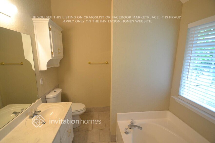 Building Photo - 220 Chinns Way