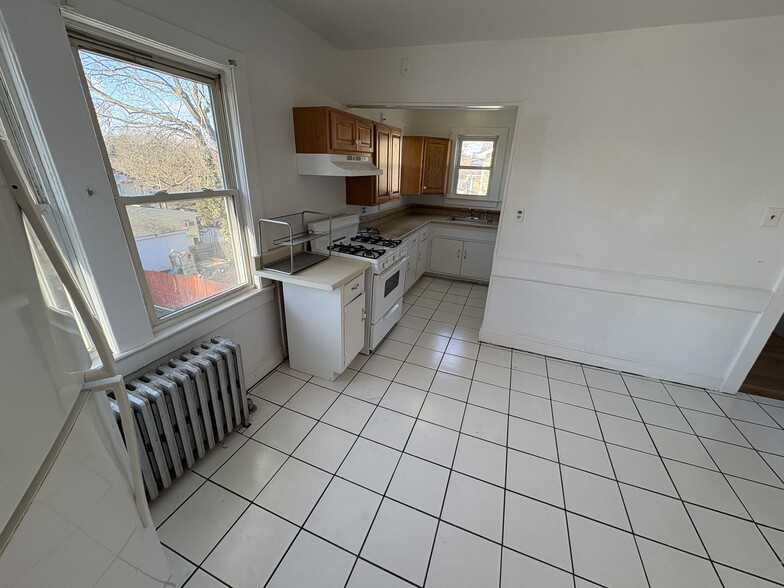 Building Photo - 35 13th St