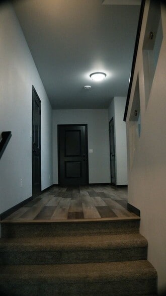 Building Photo - 6040 Kodiak Ln