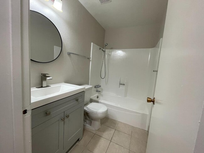 Building Photo - 309 Cravens Ct