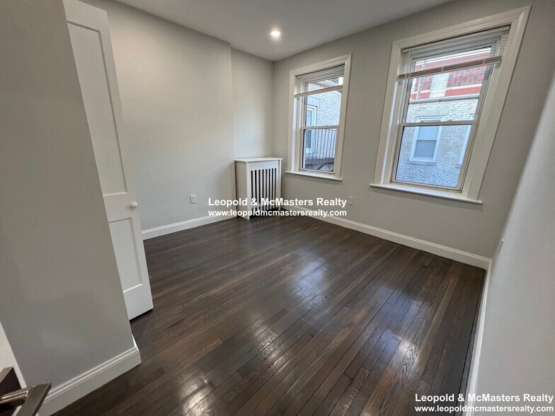 Primary Photo - 105 Jersey St