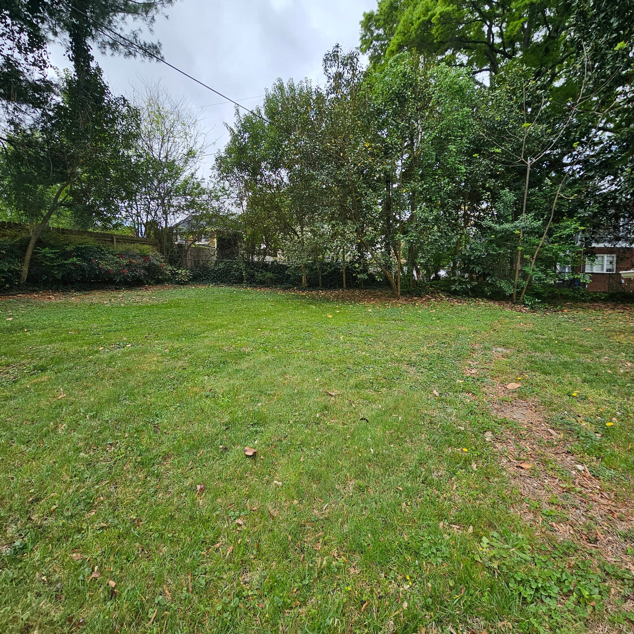 Building Photo - 548 Greenway Dr