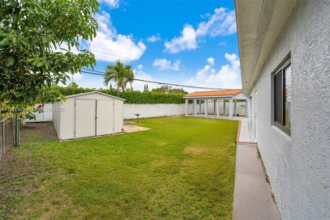 Building Photo - 1230 SW 86th Ct