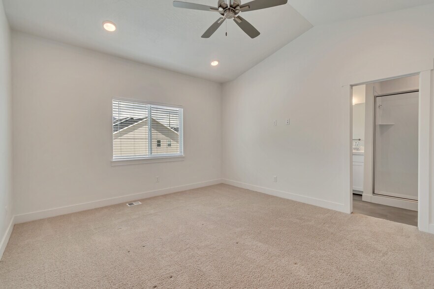 Building Photo - 1593 N 1870 E