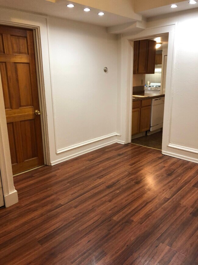 Building Photo - 1611 Grand St NE