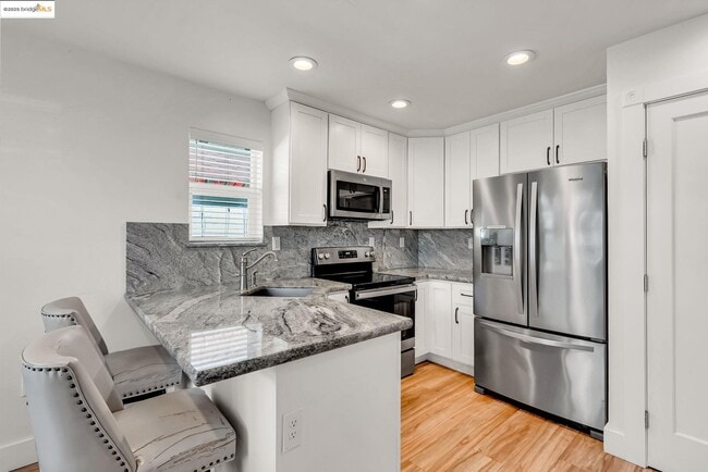 Building Photo - 507 Maple St