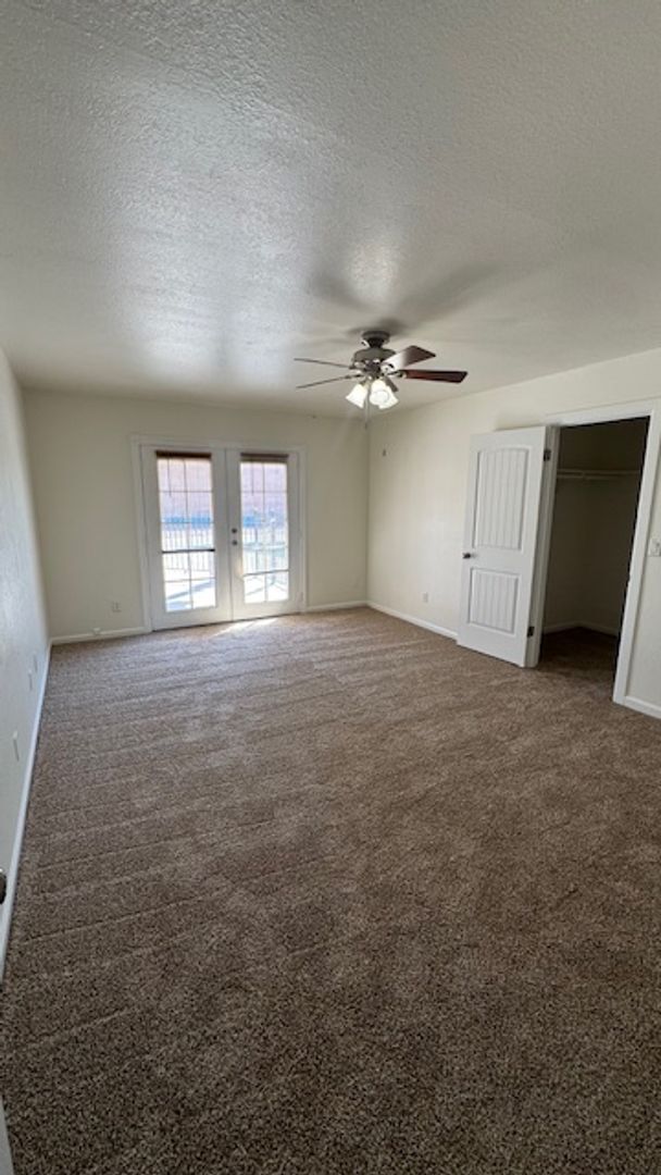 Building Photo - LONG TERM! 3 Bedroom 3 Bath Pool Home!