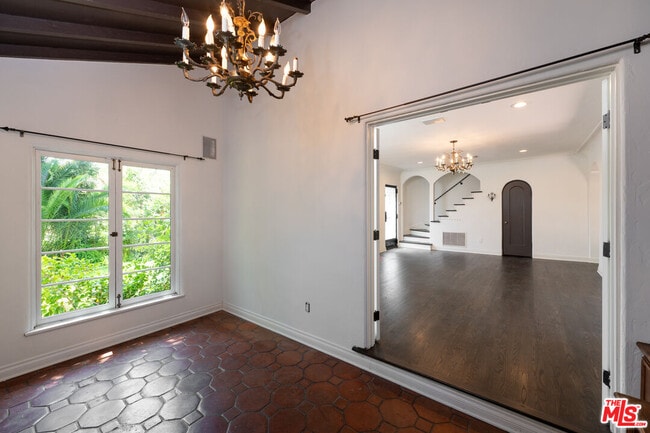 Building Photo - 231 23rd St