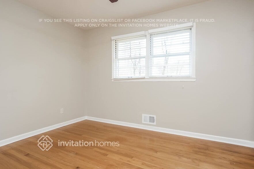 Building Photo - 1321 Laura Ln