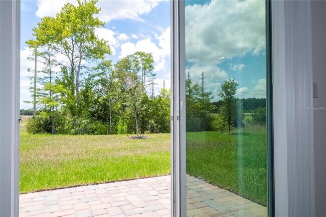 Building Photo - Elegant & Comfortable Home with Granite Ki...