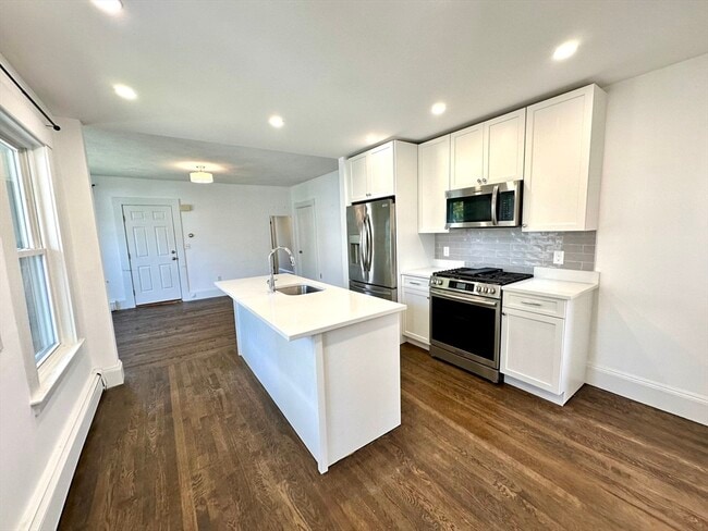 Building Photo - 70 Gardner St