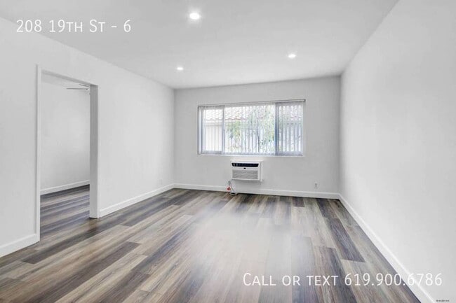 Building Photo - 208 19th St