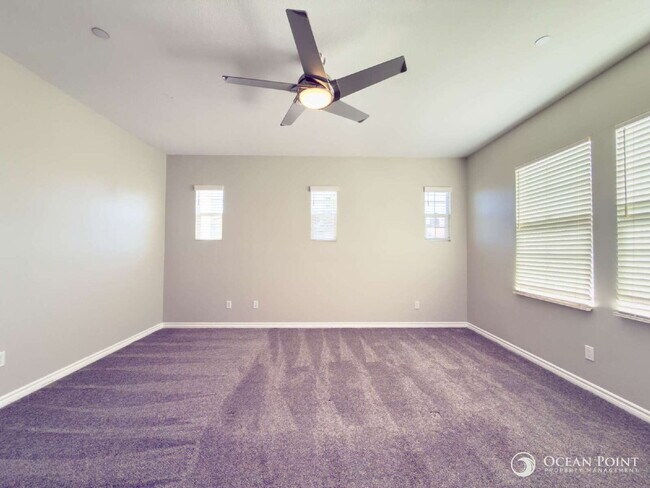 Building Photo - 3 Bedroom Condo for Rent in Ventura!