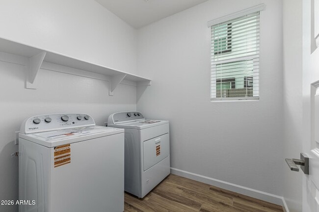 Building Photo - 6949 W Buckhorn Trail