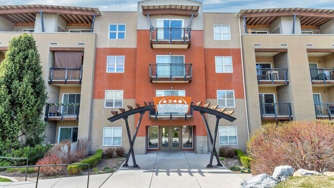 Building Photo - 5625 W 20th Ave