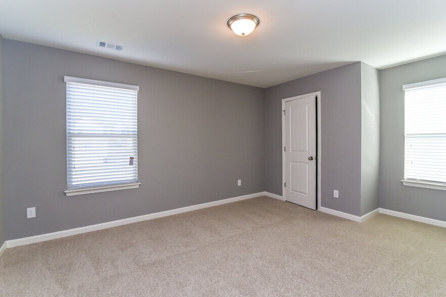 Building Photo - 910 Prather Ct SW