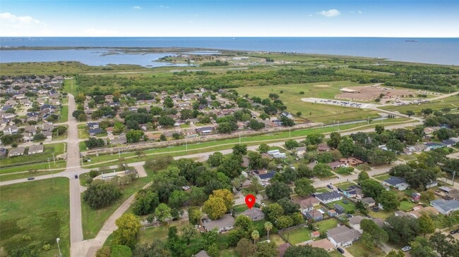 Building Photo - 515 24th Ave N