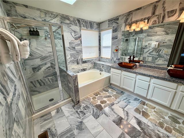 Building Photo - 9853 Salford Ln