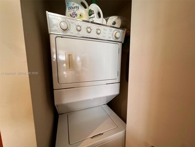 Building Photo - 1830 S Ocean Dr