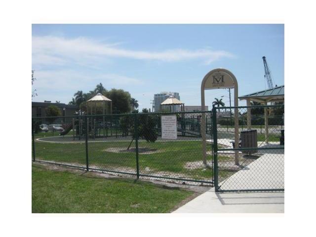 Building Photo - 2185 NW 16th Terrace